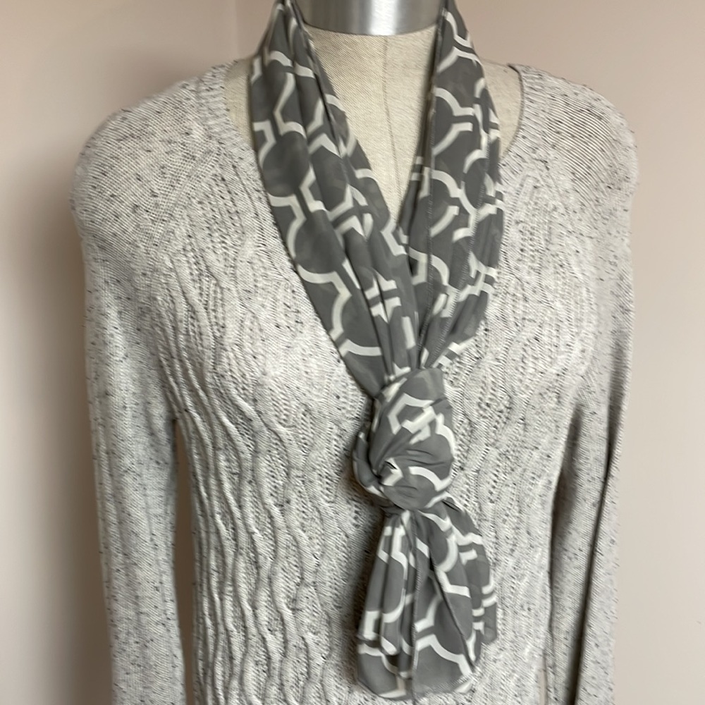 Geometric scarf